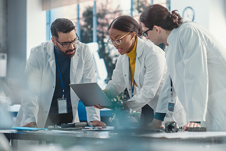 Students working in a lab